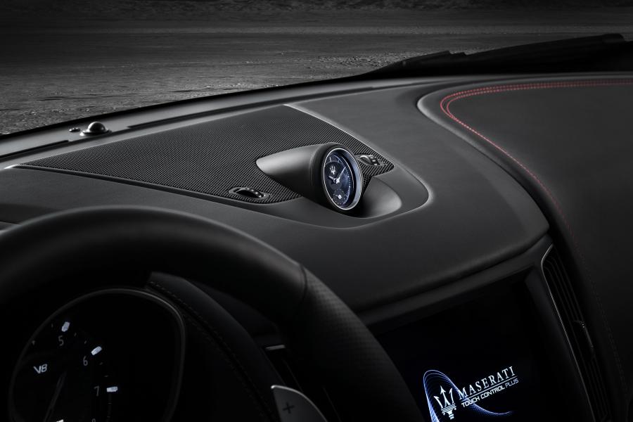Детали интерьера Maserati Levante Trofeo 2018 года  (WW) (фото 22 из 62)